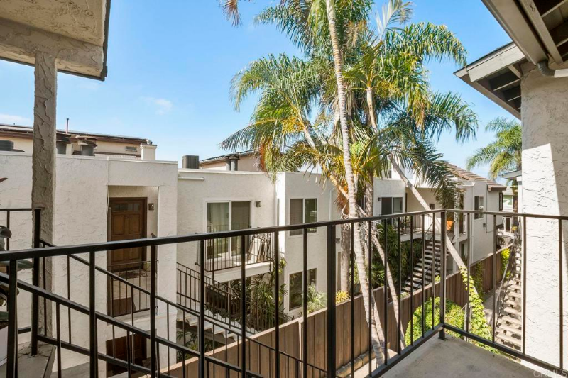 3935 Oregon St #6 - Photo 4 of 18