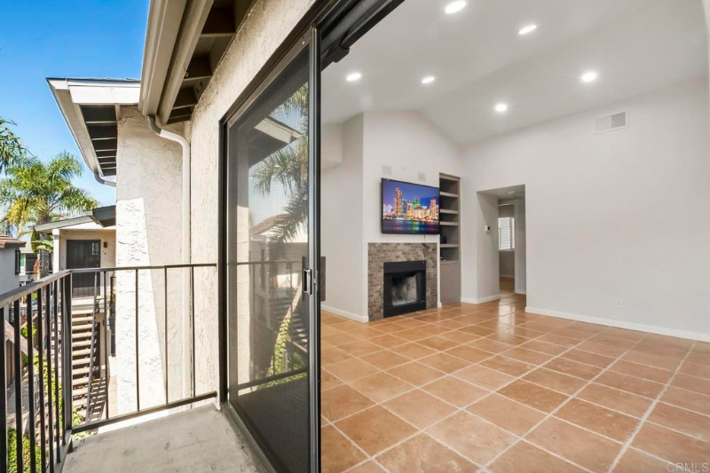 3935 Oregon St #6 - Photo 5 of 18