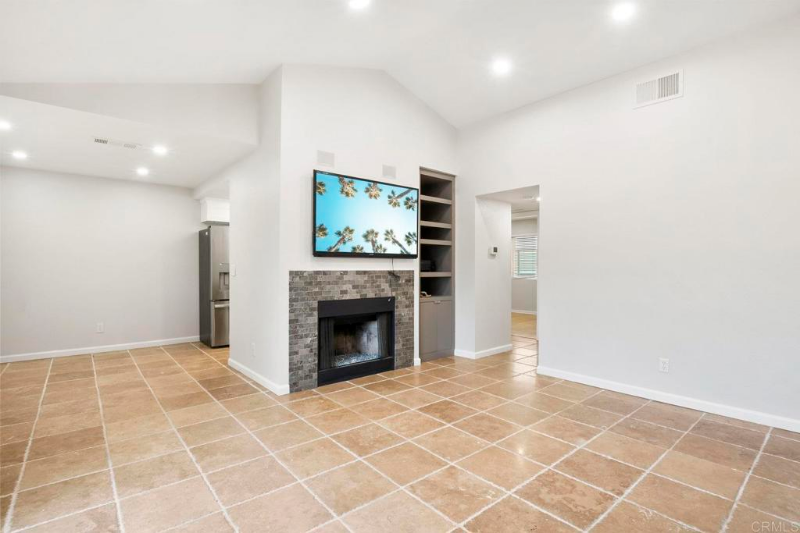 3935 Oregon St #6 - Photo 6 of 18