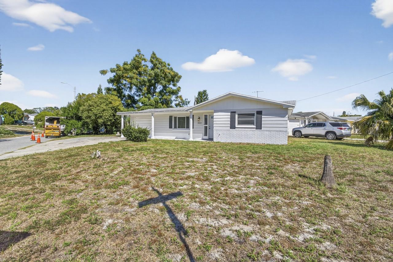 3624 Oakhurst Dr - Photo 2 of 20