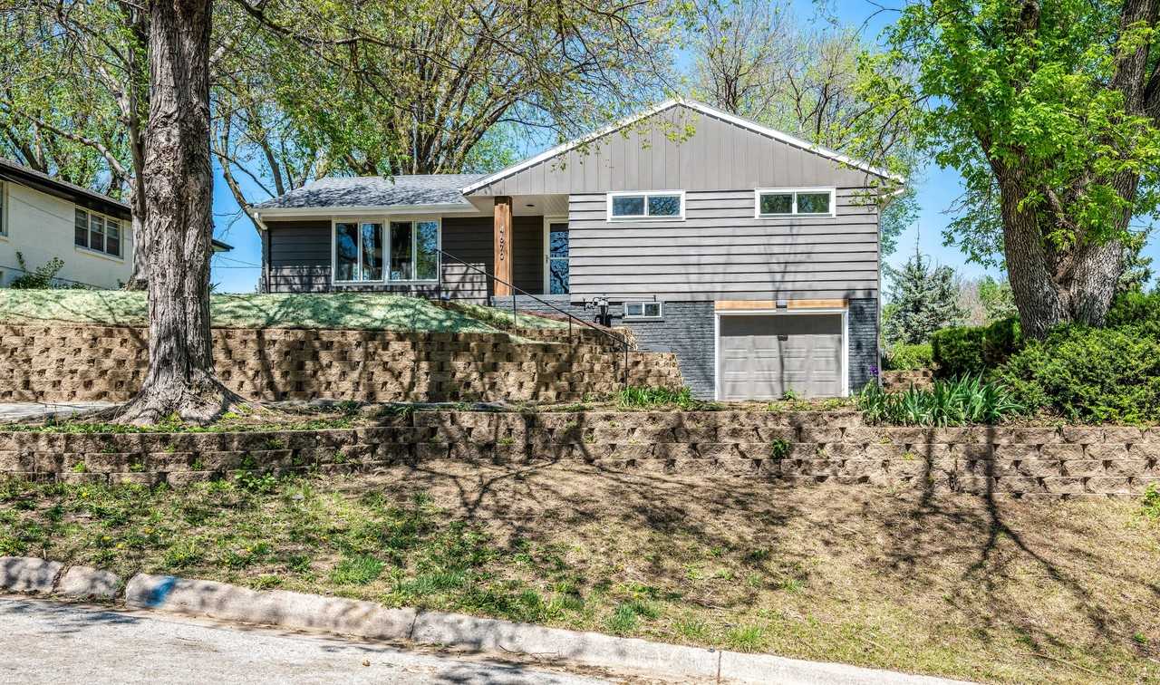 4670 Frederick St - Photo 2 of 19