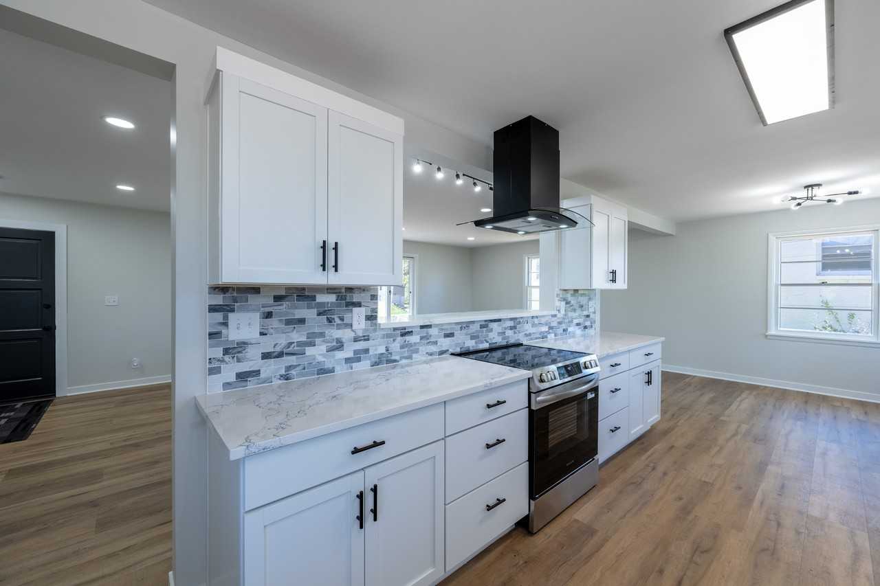 4670 Frederick St - Photo 7 of 19