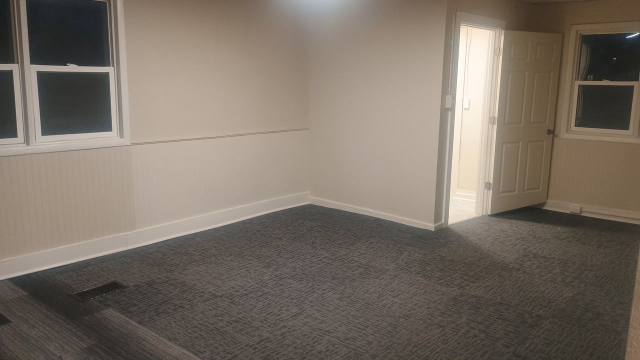 1118 E Hines Ave #1 - Photo 4 of 8