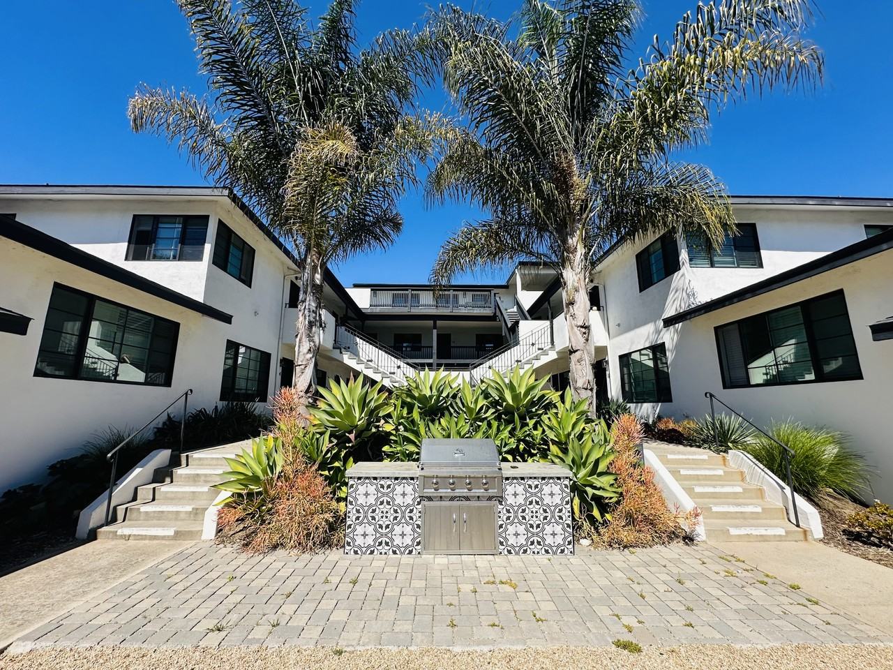 16 W Mission St #22 - Photo 2 of 15