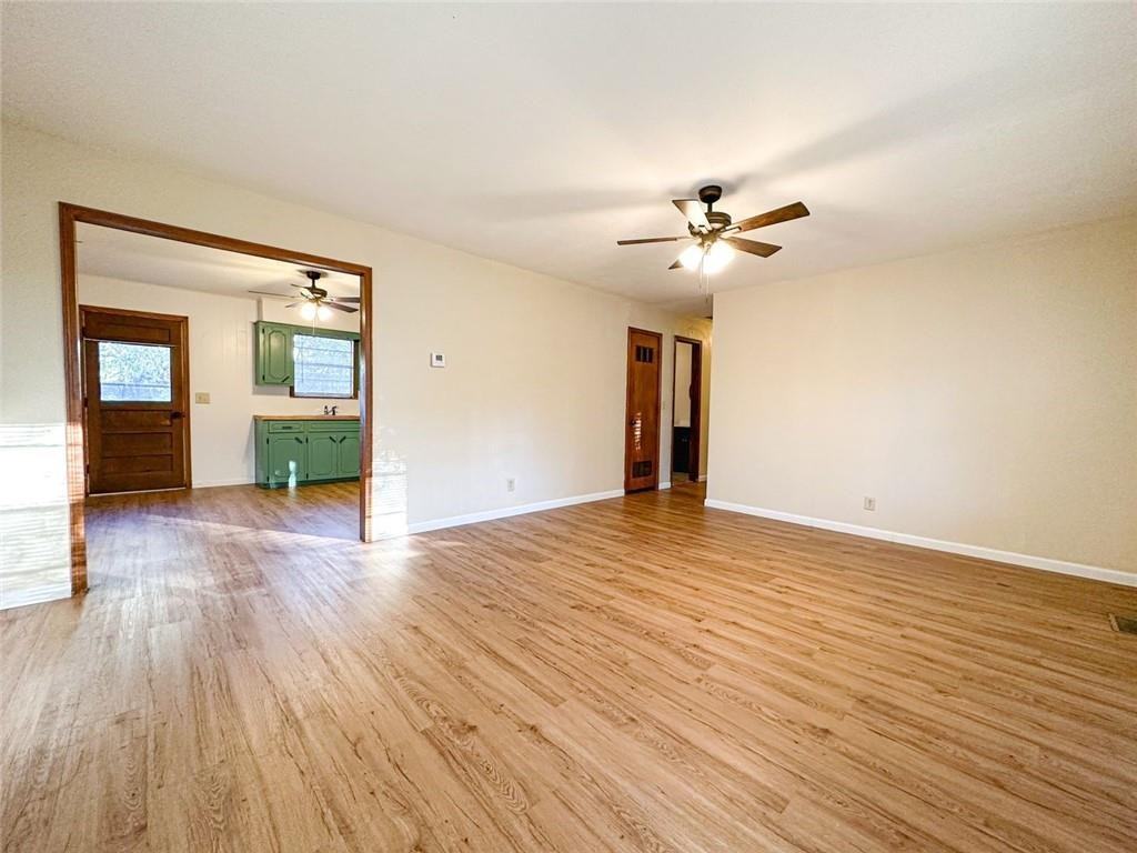 102 Brenda Ave - Photo 2 of 13