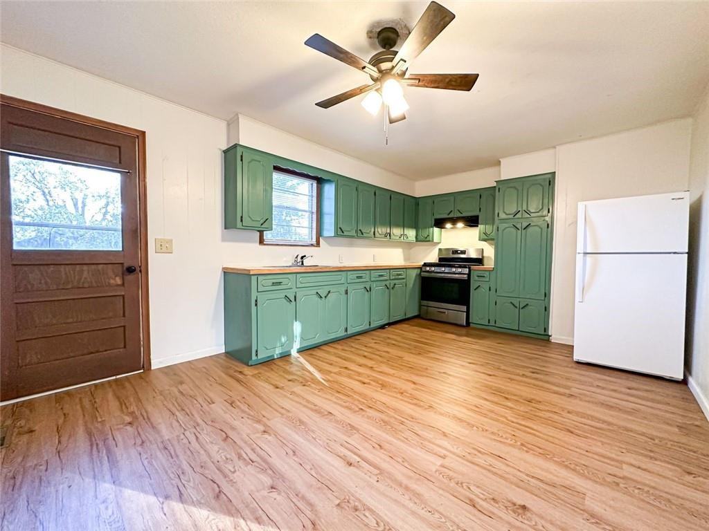 102 Brenda Ave - Photo 5 of 13