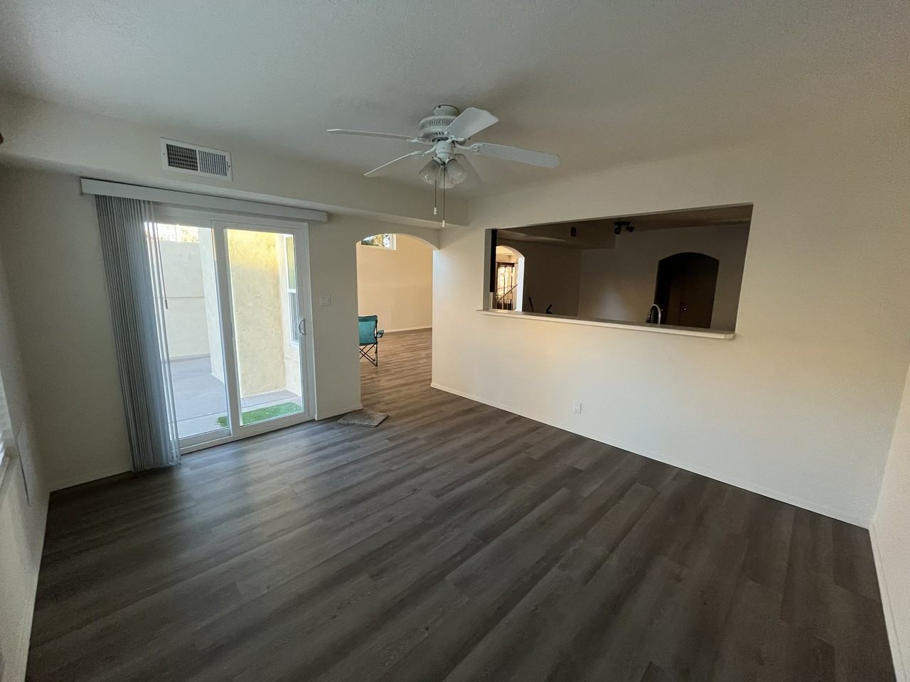 5204 Edwards Dr Ne - Photo 5 of 15