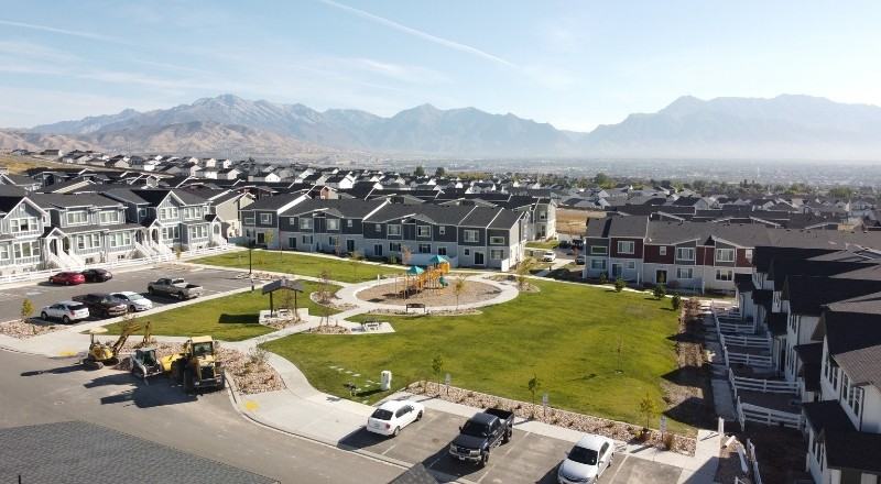 1977 N Chianti St - Photo 3 of 21