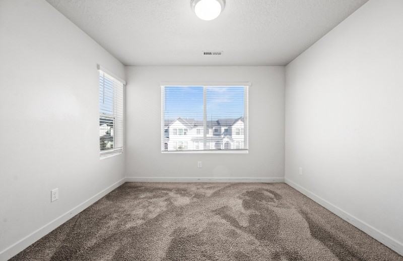 1977 N Chianti St - Photo 6 of 21