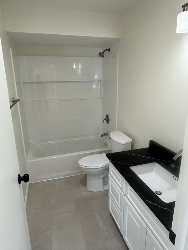 402 Elmwood Dr - Photo 4 of 7