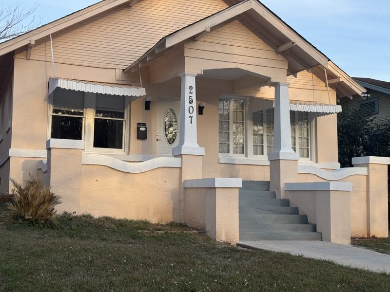 2507 Highland Ave - Photo 2 of 19