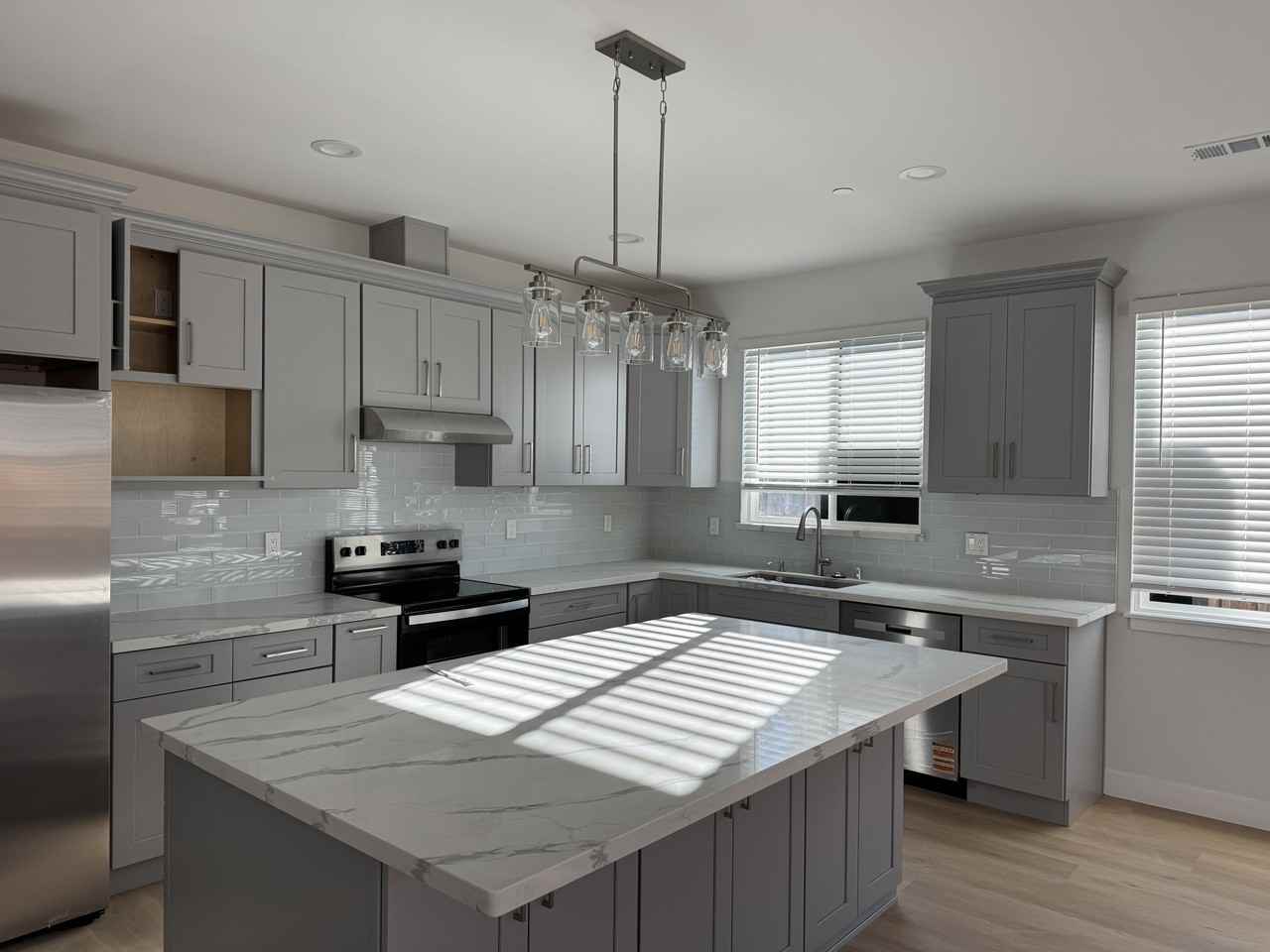 3955 Haven Ave - Photo 5 of 22