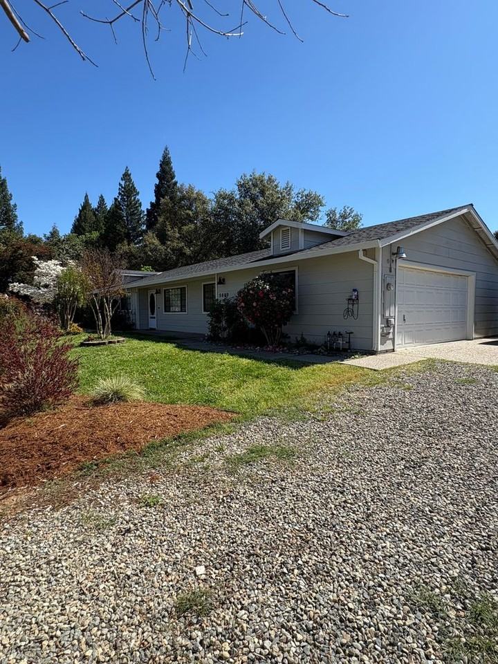 5695 Arrowhead Dr - Photo 2 of 28