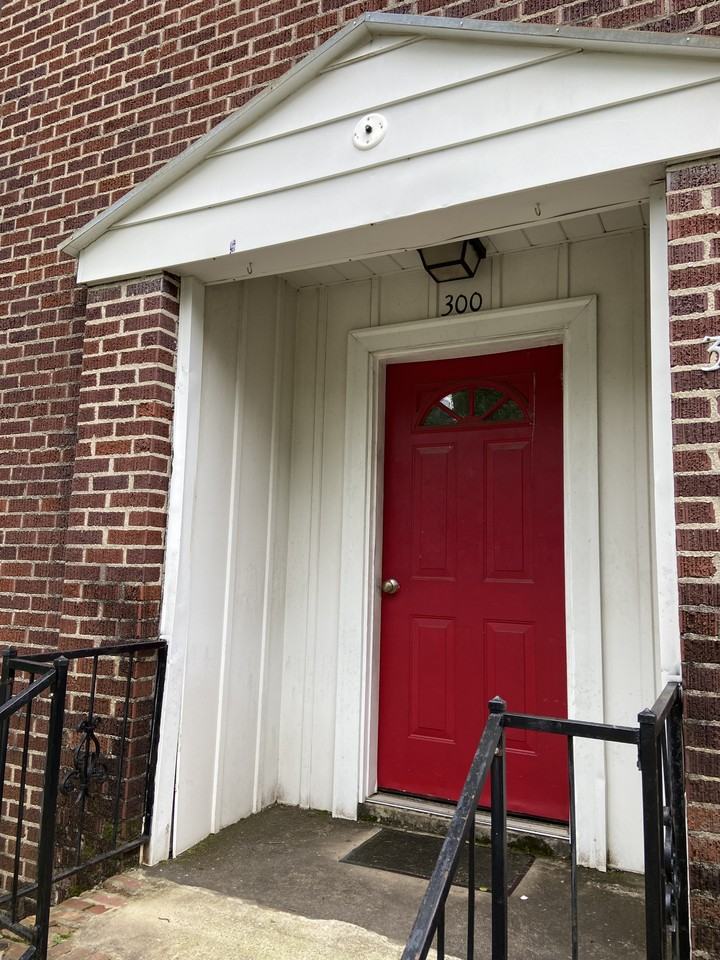 300 Cherry Hill DriveApt 5 #5 - Photo 2 of 20