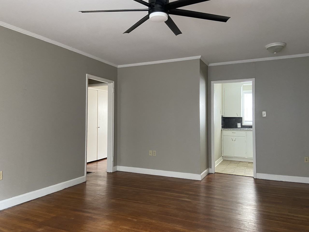 300 Cherry Hill DriveApt 5 #5 - Photo 7 of 20