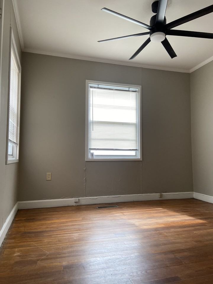 300 Cherry Hill DriveApt 5 #5 - Photo 7 of 20