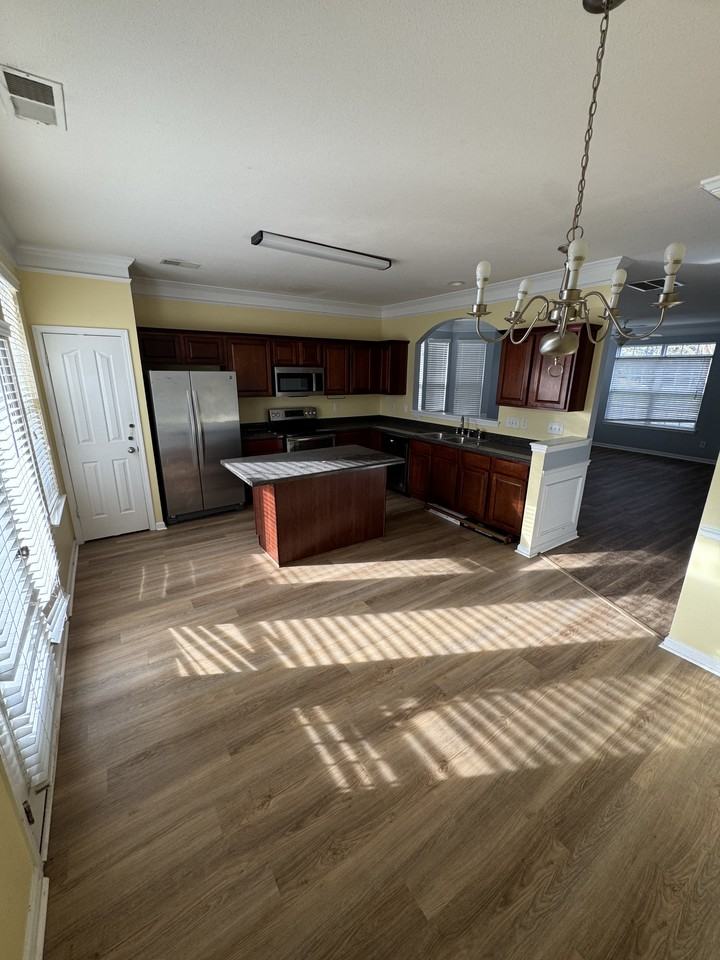 9358 Greenheather Dr - Photo 5 of 20