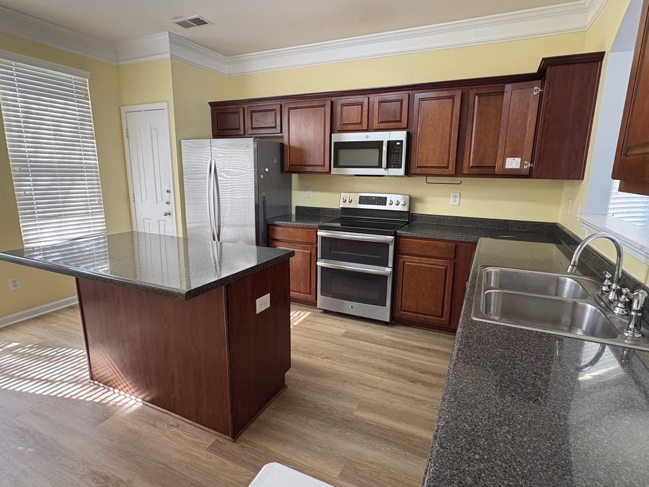 9358 Greenheather Dr - Photo 7 of 20