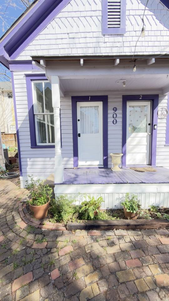 900 Sabine St - Photo 3 of 19