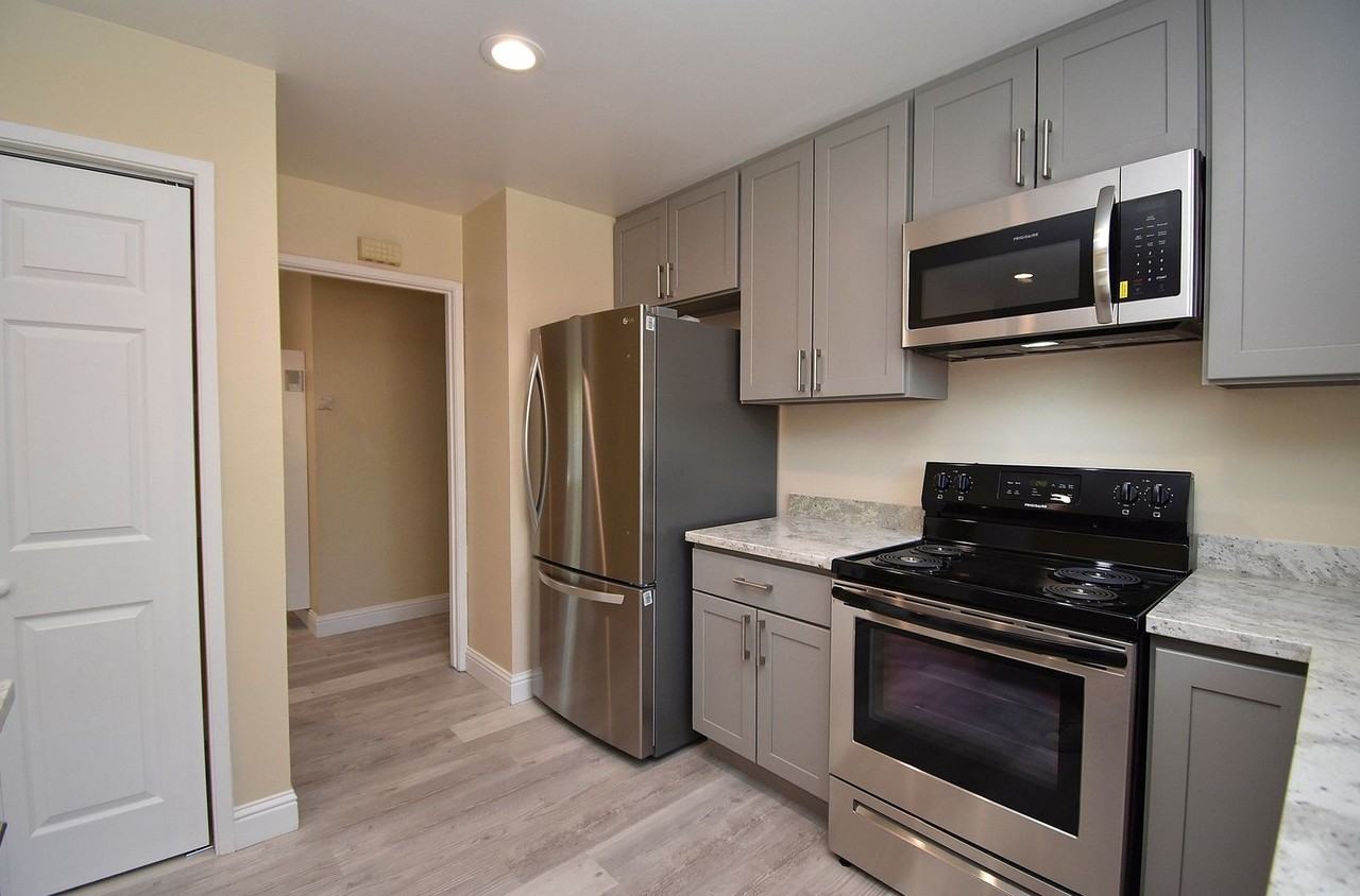 40232 Blanchard St - Photo 5 of 20