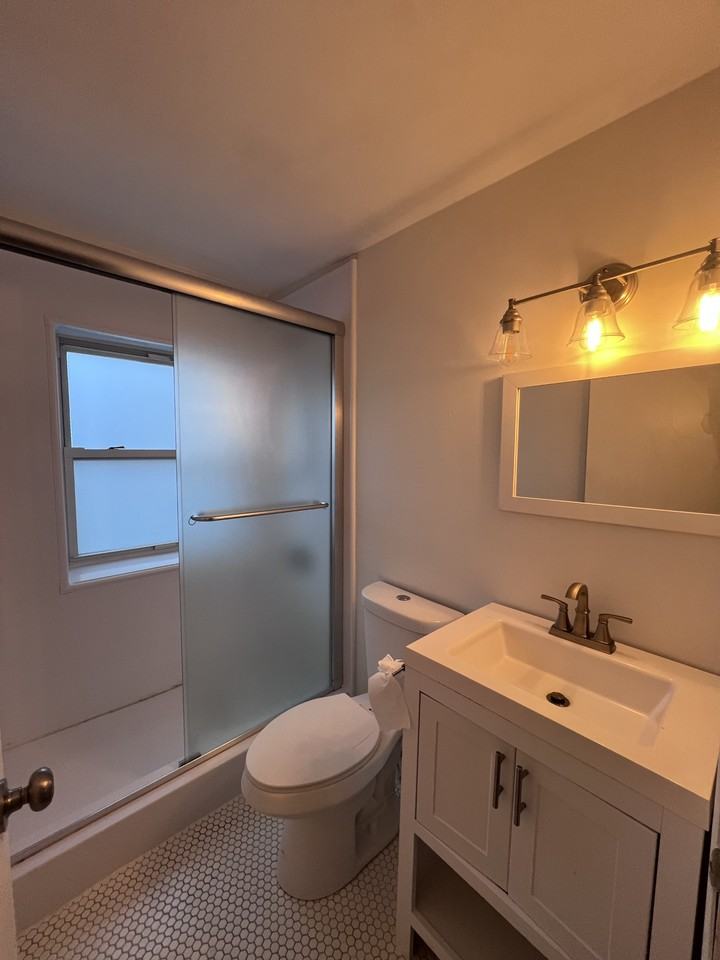 50 Seymour Street - 8Unit 8 #8 - Photo 6 of 11