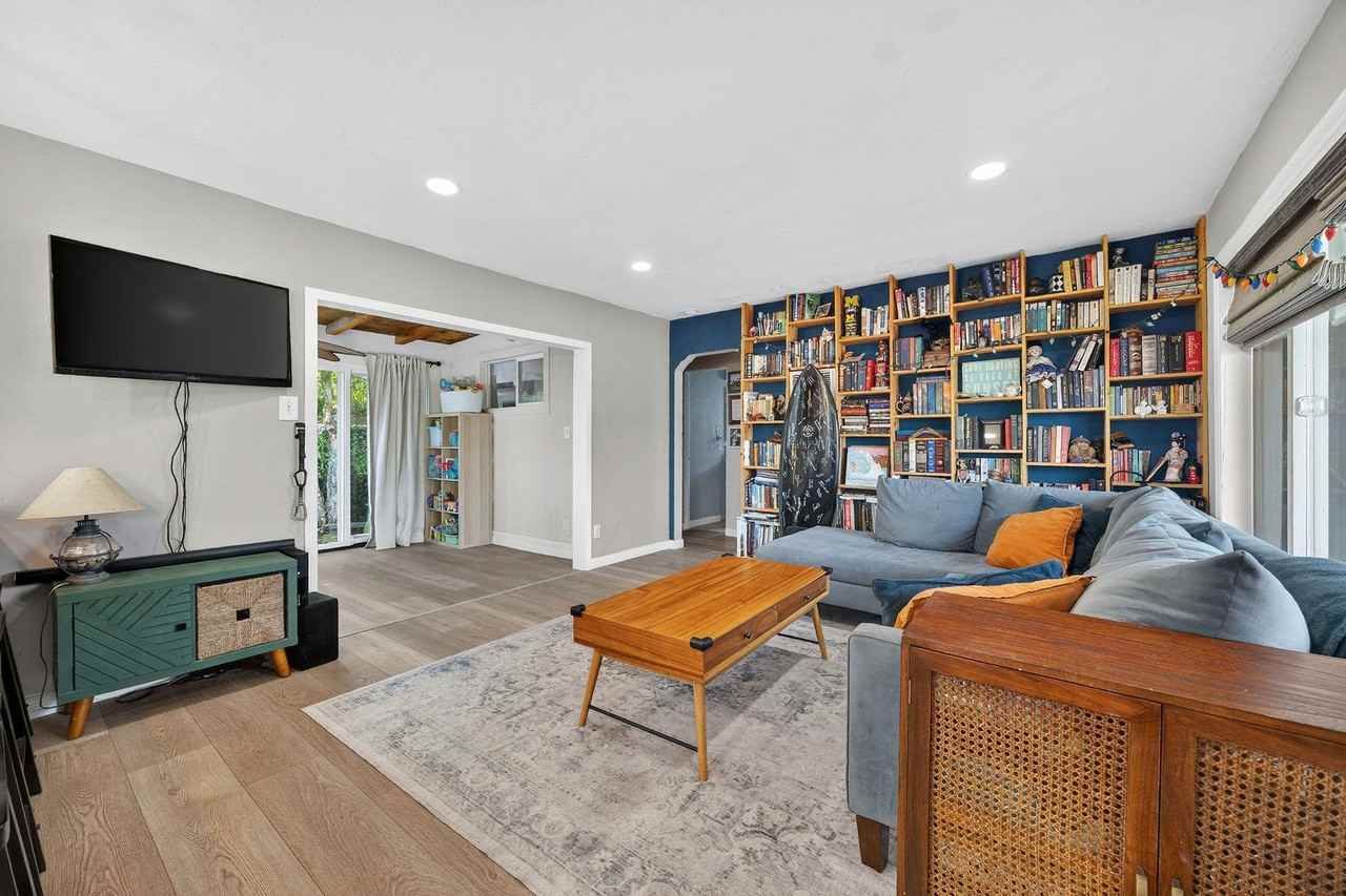 1467 Sunset Cliffs Blvd - Photo 6 of 19