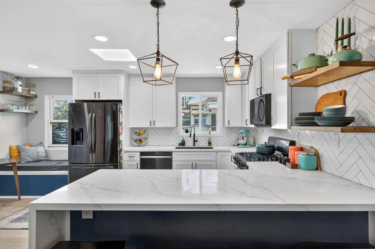 1467 Sunset Cliffs Blvd - Photo 7 of 19