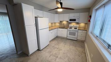 featured image of 13033 Wood St