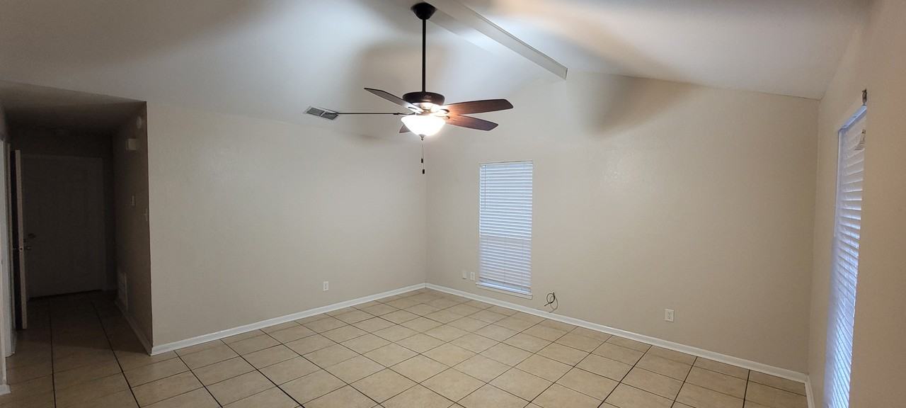 5244 Larcade Dr - Photo 3 of 32