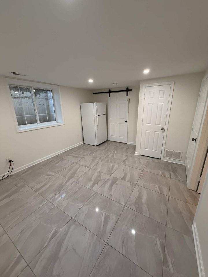 2012 Henry Rd #D - Photo 2 of 7