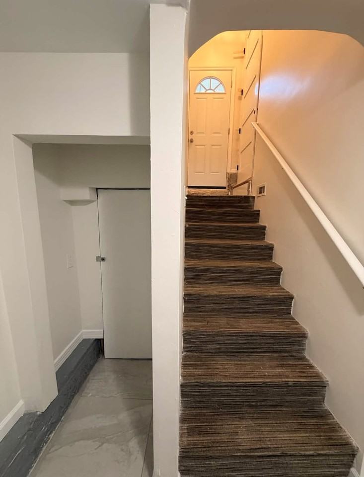 2012 Henry Rd #D - Photo 5 of 7