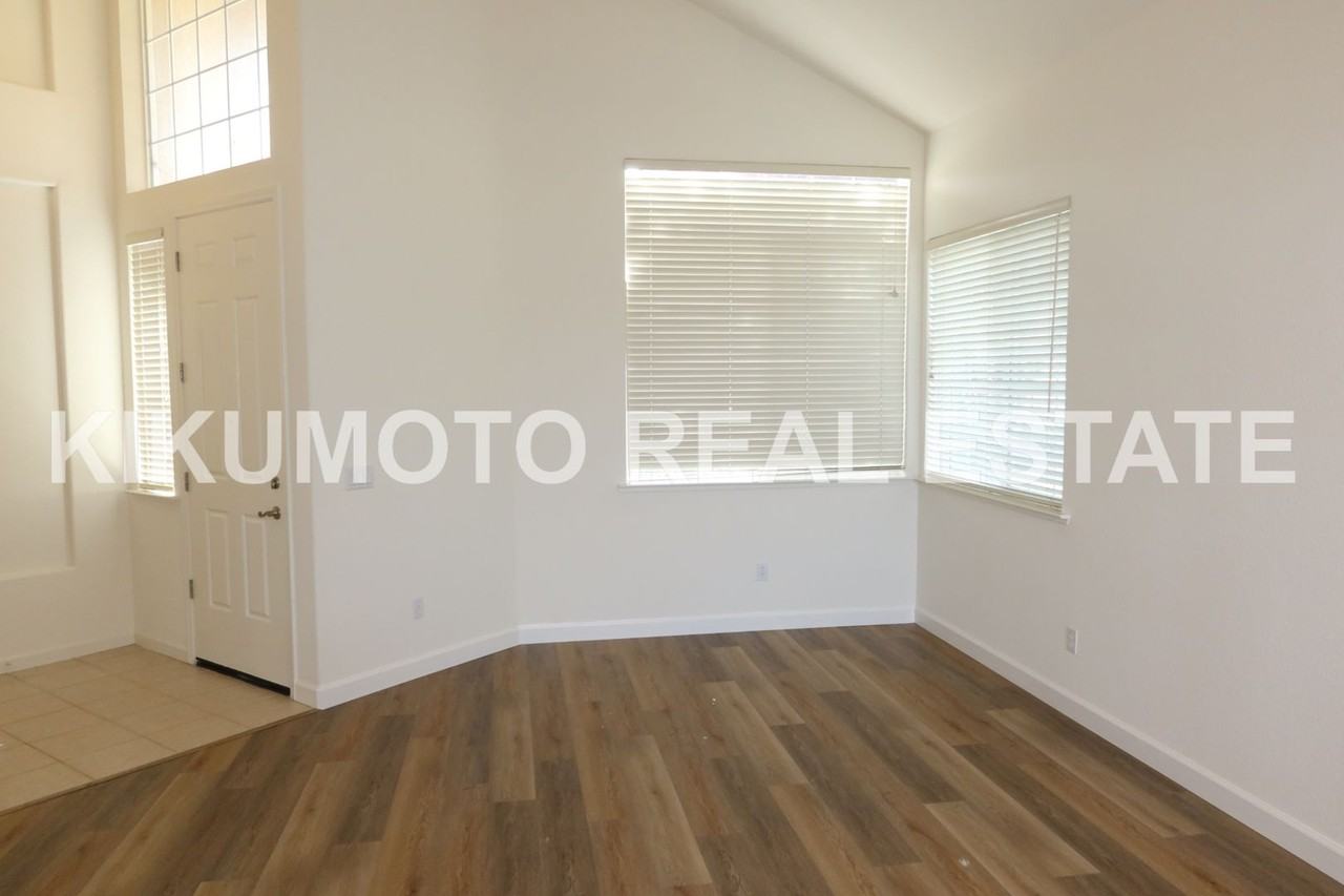 2629 Marina Point Ln - Photo 2 of 38