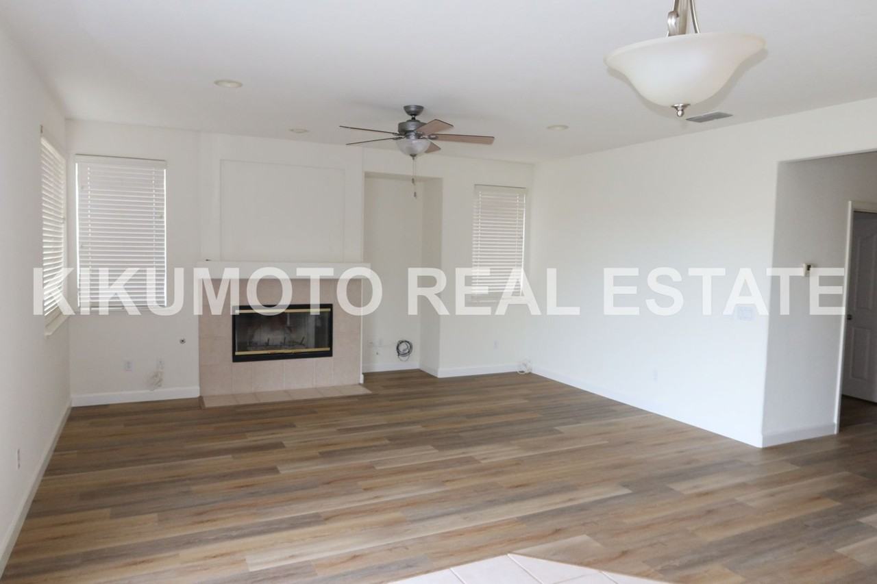 2629 Marina Point Ln - Photo 3 of 38