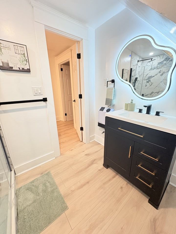 1136 Wood Ave - Photo 3 of 20