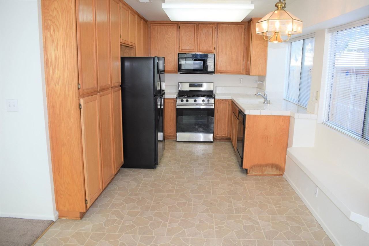 8103 Primoak Way - Photo 7 of 19