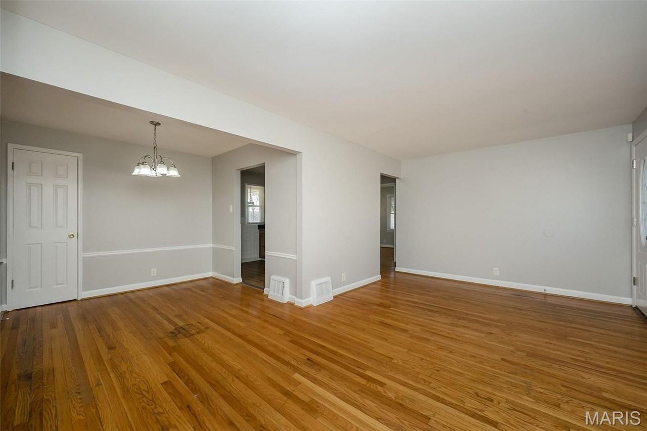 10217 Cabot Dr - Photo 4 of 15