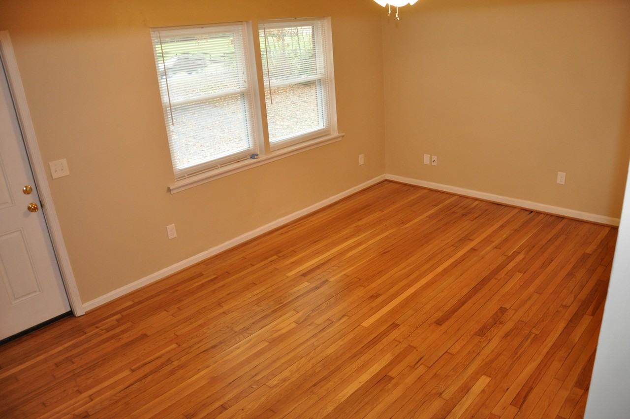 2703 Indian Run Rd - Photo 6 of 30