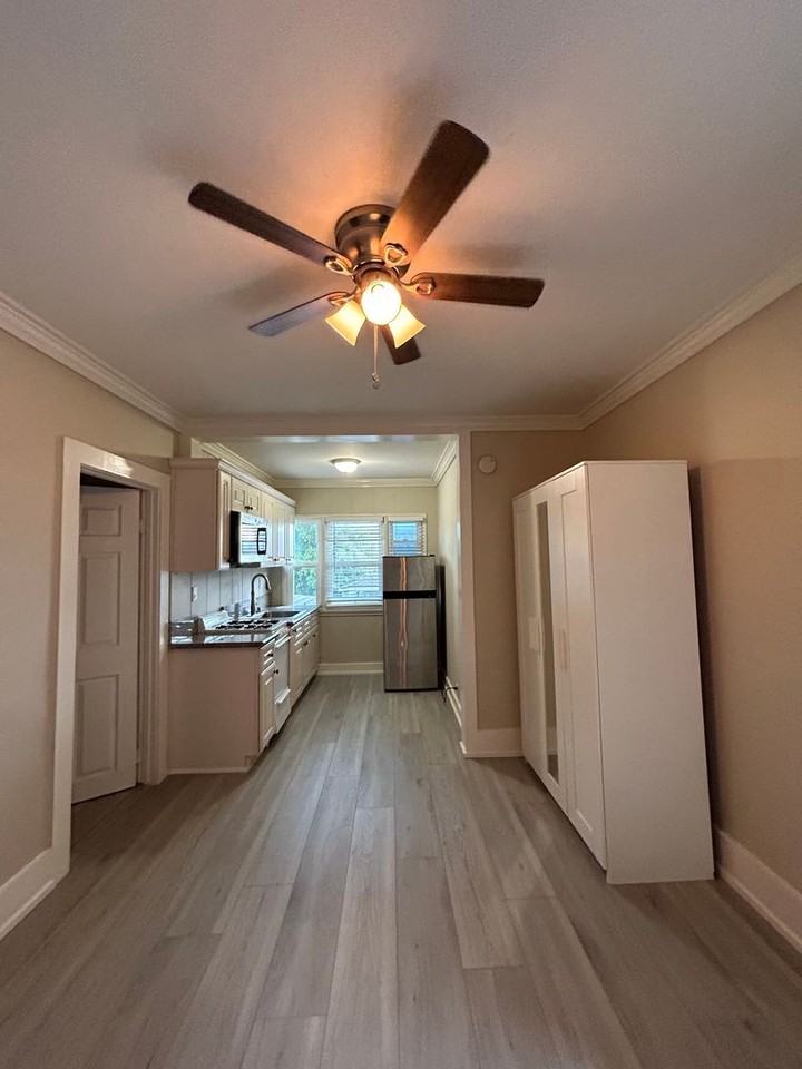 439 N Coast Hwy - Photo 3 of 12