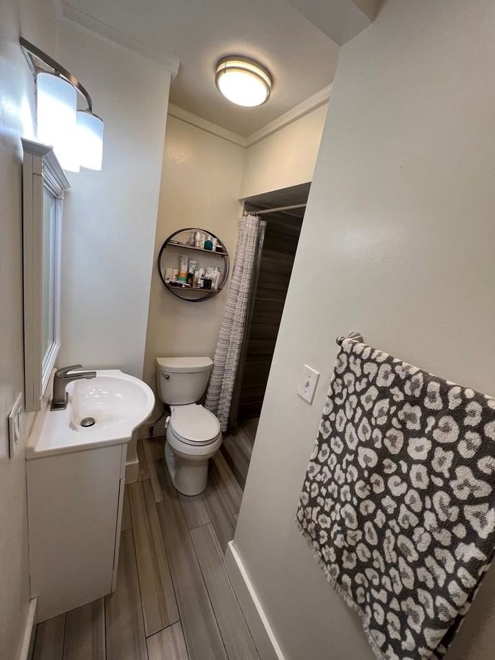 439 N Coast Hwy - Photo 4 of 12