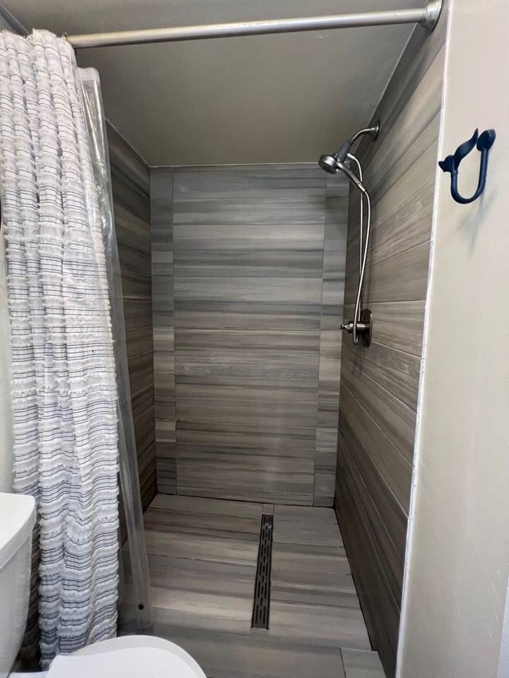 439 N Coast Hwy - Photo 7 of 12