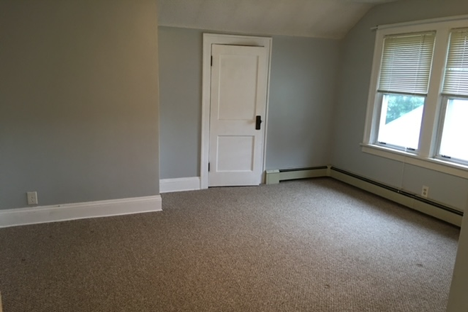 2080 Roblyn Ave - Photo 7 of 16