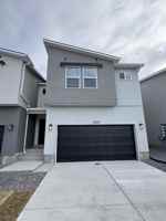 featured image of 4029 S Woodland Ave