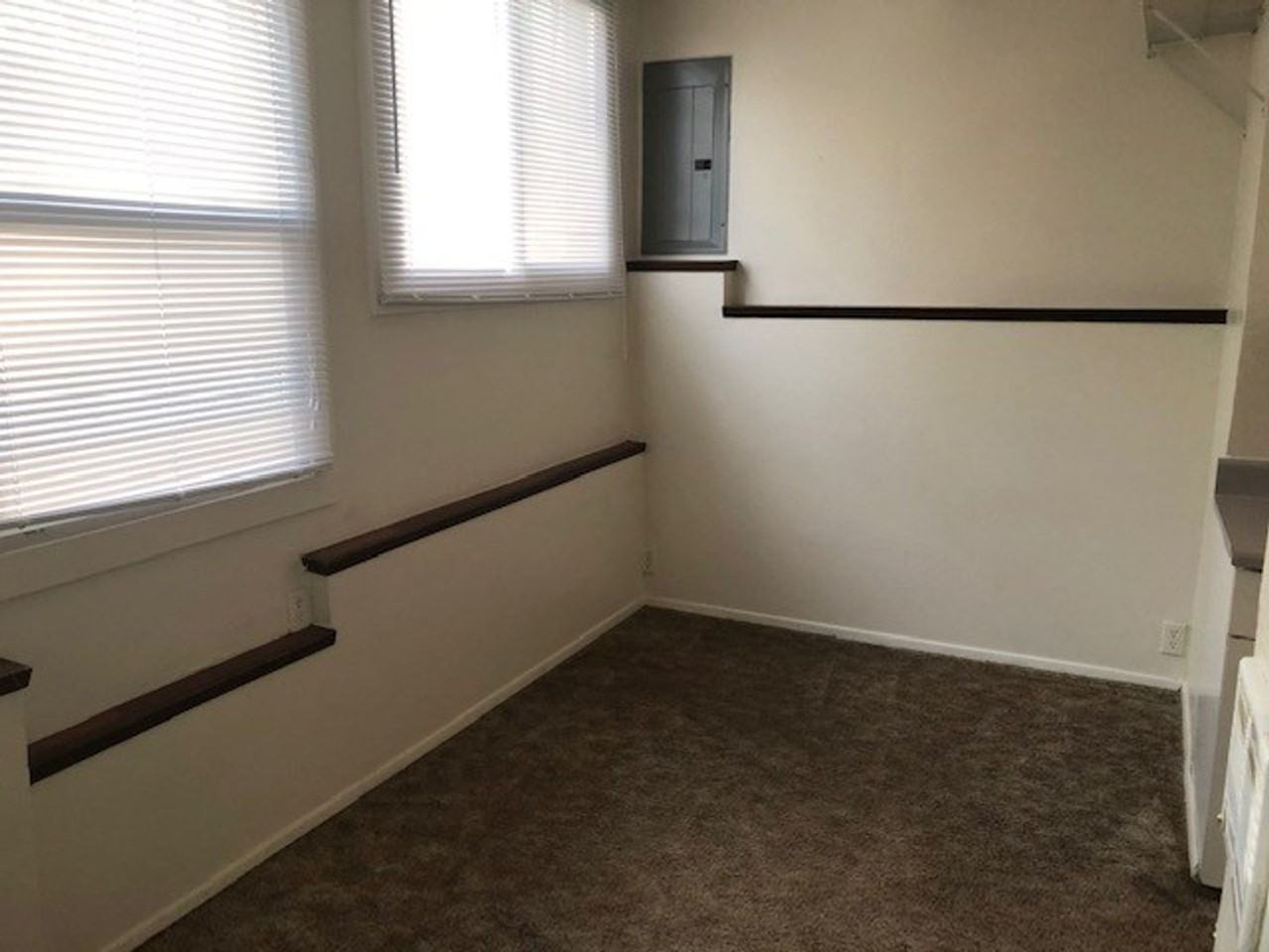 1110 N Forest St - Photo 6 of 26