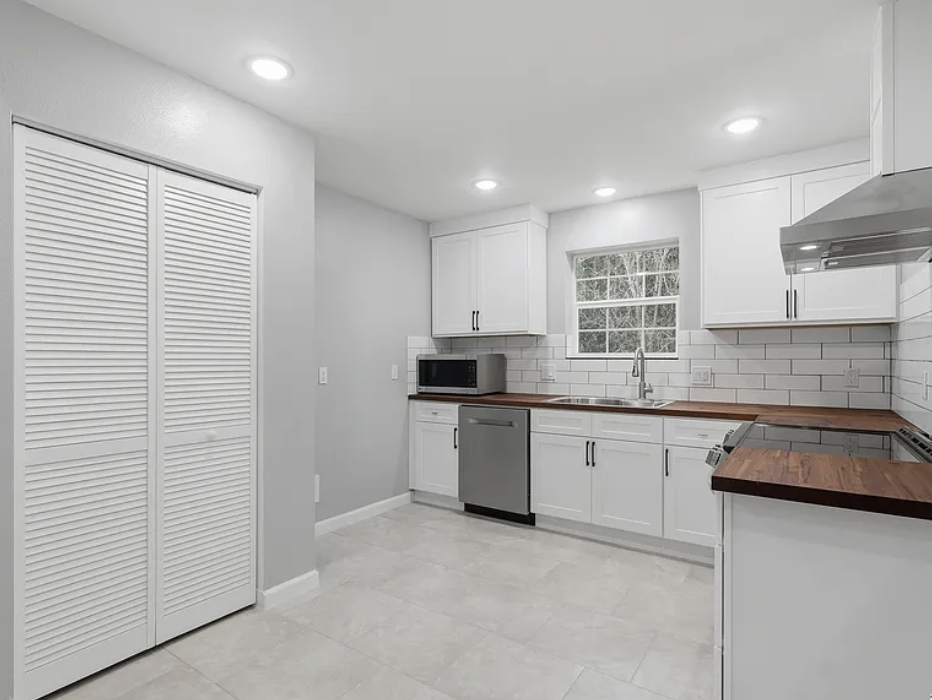 1197 Chisolm Trl #A - Photo 3 of 14