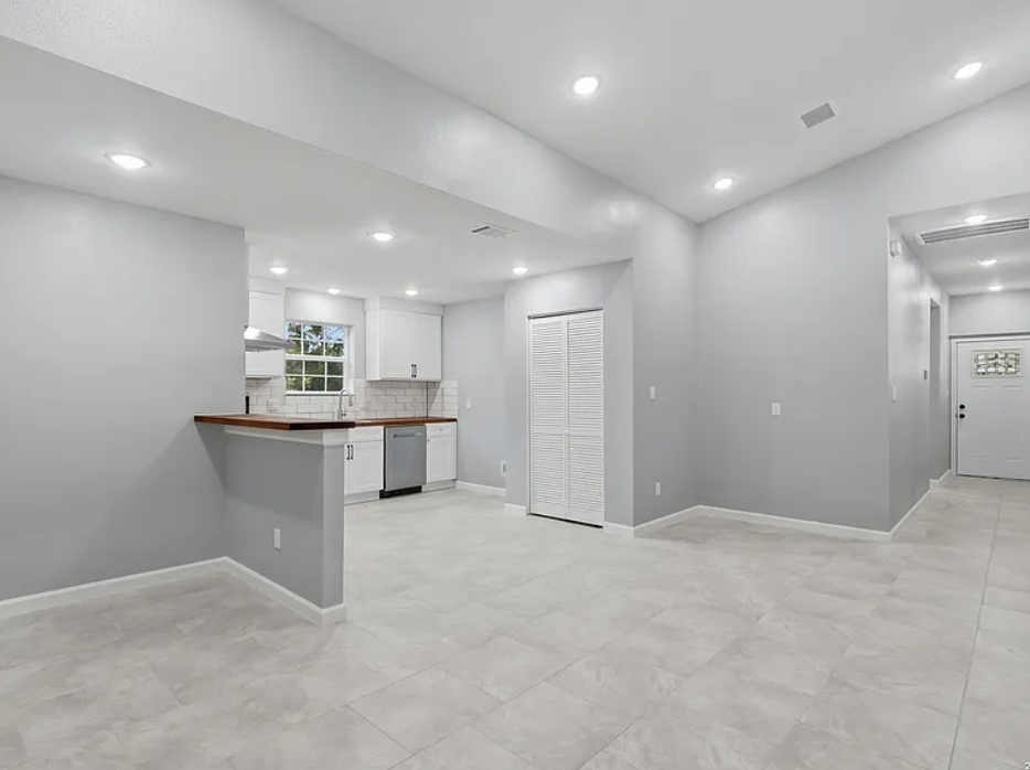 1197 Chisolm Trl #A - Photo 5 of 14