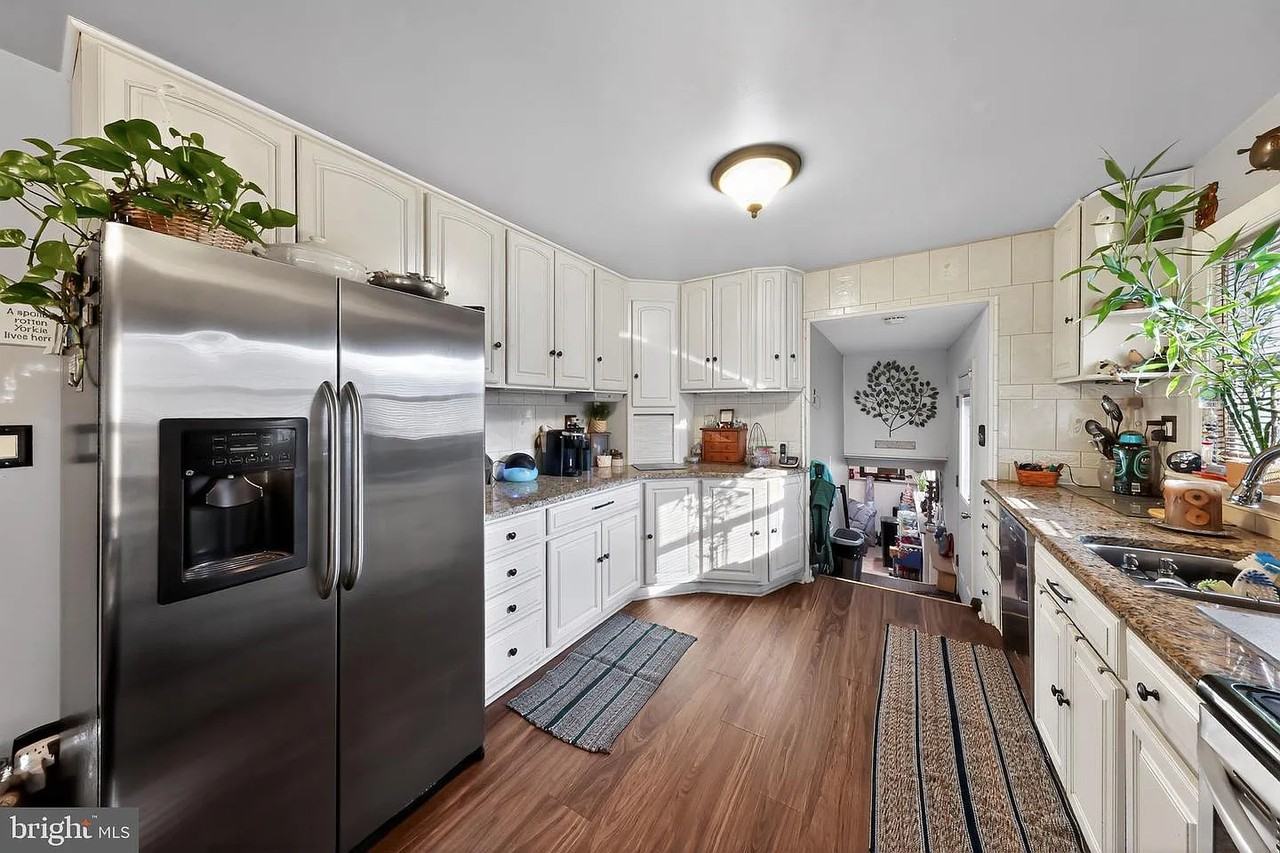 871 Broadfield Dr - Photo 5 of 16