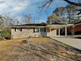 featured image of 2718 Lancaster Dr