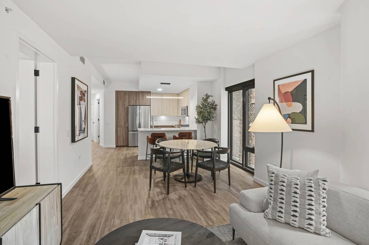 196 N Aberdeen St - Photo 2 of 13