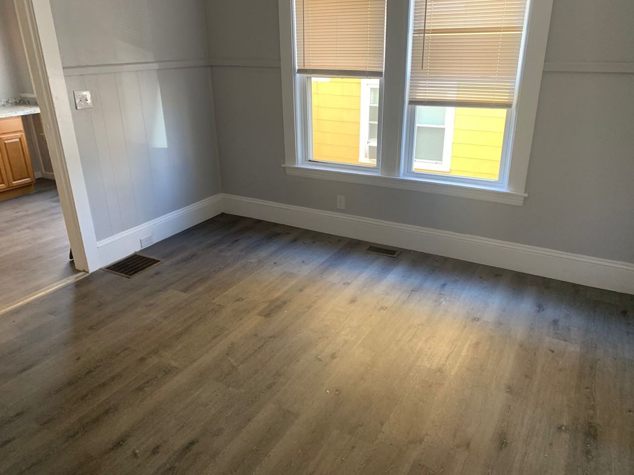 16 Catharine St #2R - Photo 3 of 7