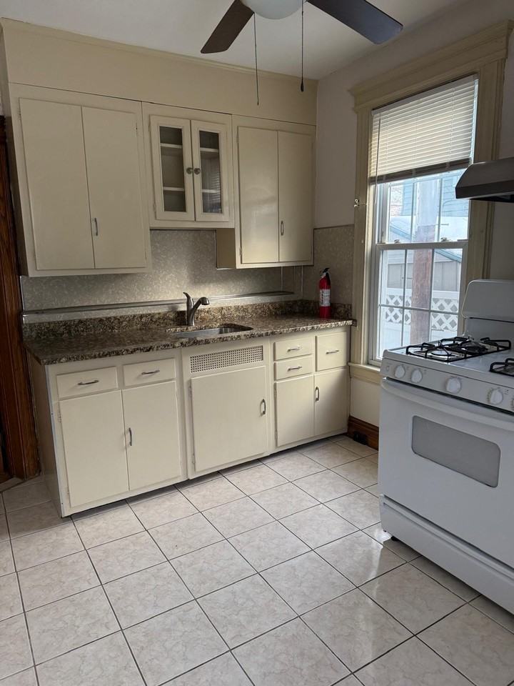 119 Bremond St #1 - Photo 7 of 8